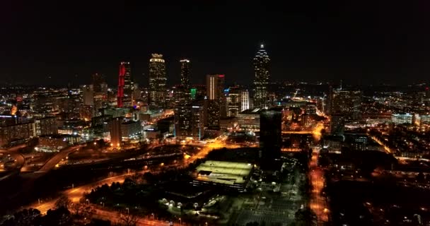 Atlanta Aerial V390 Volando Hacia Atrás Desde Centro Ciudad Enero — Vídeos de Stock
