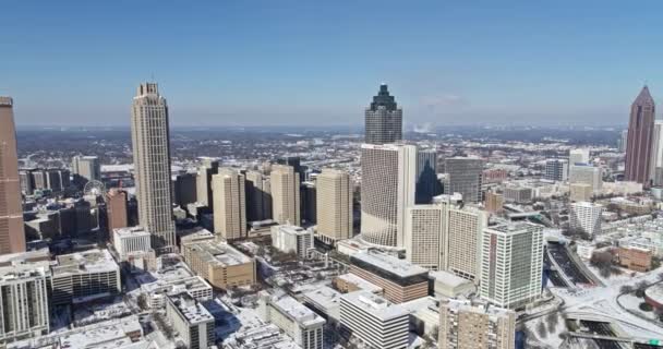 Atlanta Aerial V398 Panning Hoog Rond Het Centrum Van Stad — Stockvideo
