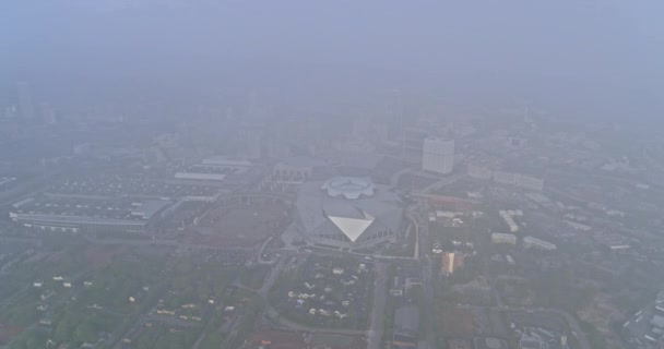 Atlanta Aerial V443 Flying Away Stadium Sildy Clean Center Backdrop — стокове відео