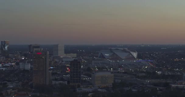 Atlanta Aerial V507 Живописный Центр Города Сумерках Январь 2019 Года — стоковое видео