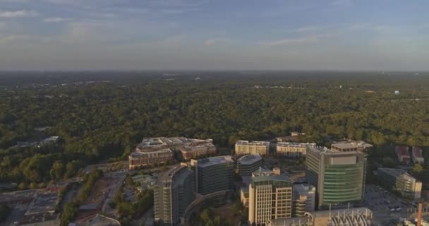 Atlanta Aerial V557 Panoramic Cityscape Vantage Overtop Cdc Emory Campus — Vídeo de Stock