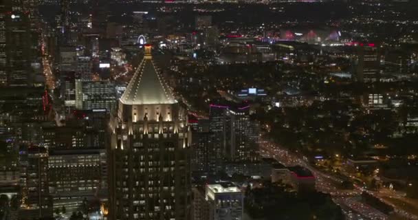 Atlanta Aerial V575 Vista Panorámica Nocturna Del Paisaje Urbano Del — Vídeos de Stock