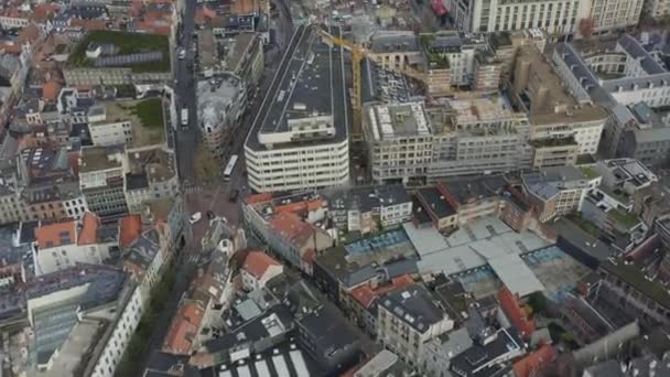 アントワープベルギー空中のバードアイビューは ダウンタウンの旧市街地を飛行し エイランジェ地区まで急上昇 11月2019 — ストック動画