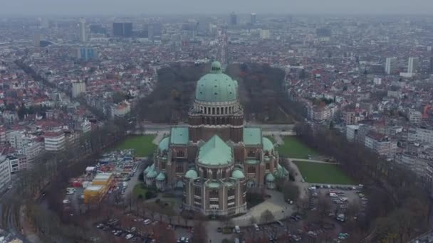 Brussels Belgium Aerial V25 Flying Koekelberg Basilica Sacred Heart Dengan — Stok Video