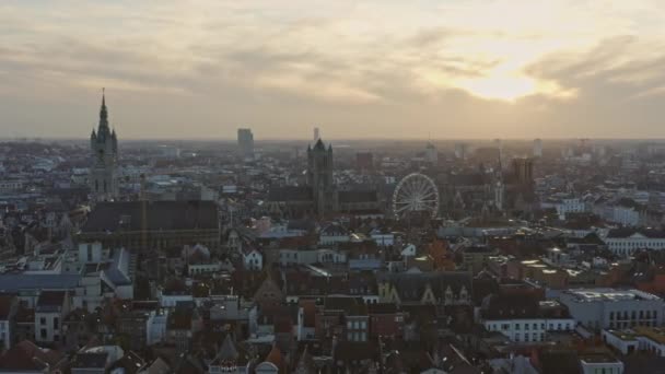 Ghent Belgie Aerial V13 Létání Pozpátku Nad Městem Plným Výhledem — Stock video