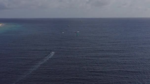 Bonaire Caribbean Netherlands Aerial V21 Guardando Kiteboarder Stagni Salati Gennaio — Video Stock