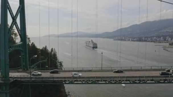 Vancouver Kanada Antenne V23 Brücke Und Verkehrsdetails Weg Vom Park — Stockvideo