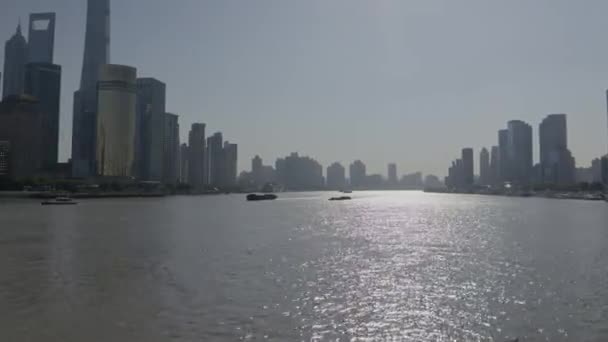 Shanghai China Aerial V88 Low Flying Path Huangpu River Heading — 비디오