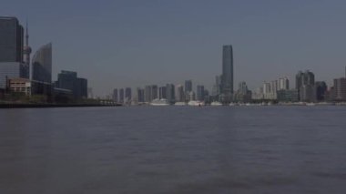 Şangay Çin Hava Aracı v91 Huangpu Nehri 'nin alçak uçuş yolu güney batıya gidiyor - Ekim 2018