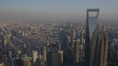 Shanghai China Aerial v131 Gün batımında SWFC şişe açacağı etrafında uçuyor - Ekim 2018
