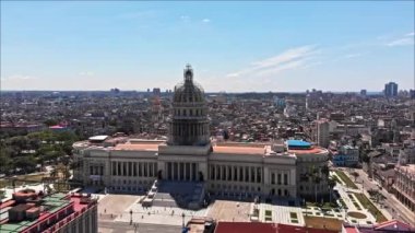 Havana Küba v28 Birdseye manzarası Capitol binasına paralel ilerliyor - Nisan 2018