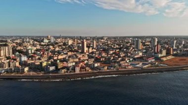 Havana Küba v39 Panoramik şehir manzarası elçilik manzarasından - Nisan 2018