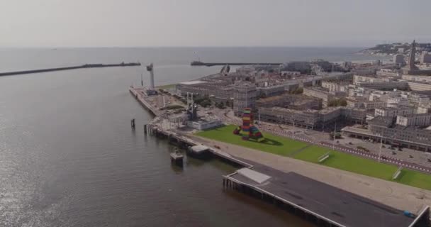 Havre France Aerial Flying Channel Panning Looking Back Bassin Αύγουστος — Αρχείο Βίντεο
