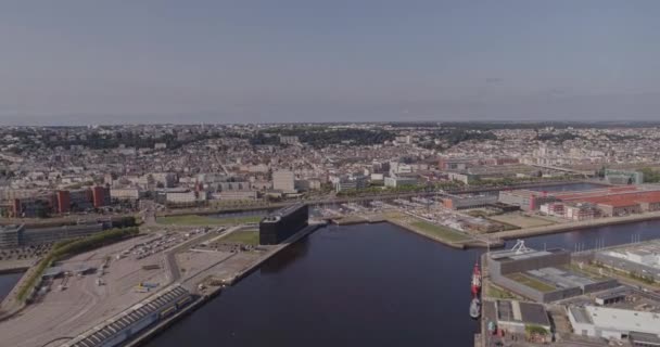 Havre France Aerial V13 Panning Bassin Eure Srpen 2018 — Stock video