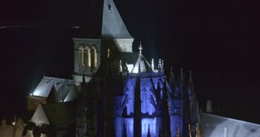 Mont Saint-Michel France Havayolları v12 Panning gece görüşü Mont Saint-Michel 'in iç mimarisi - Ağustos 2018