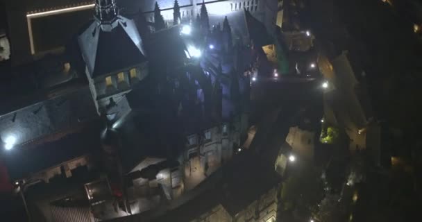Mont Saint Michel Frankreich Antenne V11 Schwenken Die Nacht Detailansicht — Stockvideo
