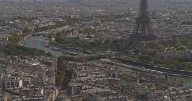 Paris France Havayolları v16 Panoramik şehir manzarası Sağ Kıyıdan Sol Kıyıya Pont dElena, Eyfel Kulesi - Ağustos 2018