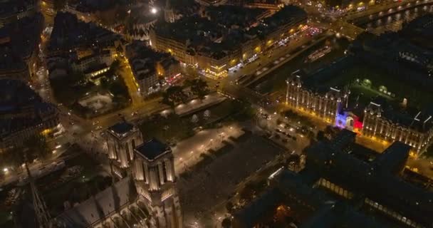 パリフランス航空V42ノートルダム大聖堂と広場のパンニング鳥の目の詳細 8月2018 — ストック動画