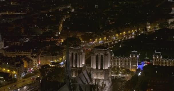 パリフランス航空V52バードアイノートルダム大聖堂と広場のパンニングの詳細 8月2018 — ストック動画
