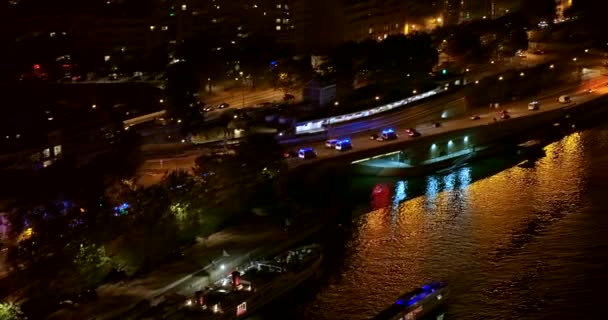 Paris France Aerial V70 Kijkend Naar Verkeersdetail Naar Stadsgezicht Augustus — Stockvideo