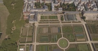 Paris France Havayolları - Ağustos 2018 Versailles Sarayı çevresi ve turist kalabalığının dikey detayları