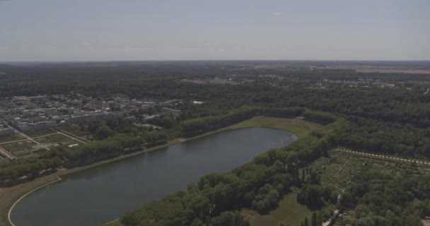 Paris France Aerial V82 Flying Piece Deau Des Suisses Panoramic — Stock video