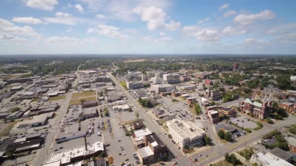 Macon Georgia Aerial Birdseye View Flying Low Panning Downtown Area — Stok Video