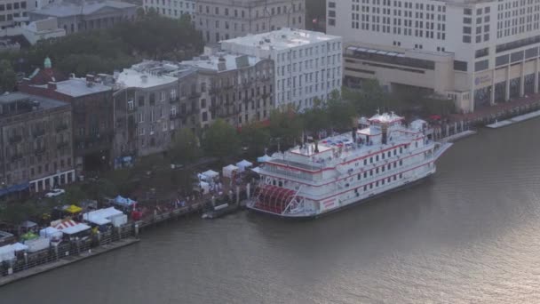 Savannah Georgia Aerial V17 Birdseye View River Waterfront Old Ferry — 비디오