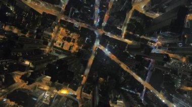 Hong Kong Hava Yolları V7. Merkez Bölgeye gece dikey olarak iniyor. Şubat 2017