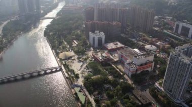 Hong Kong Havayolları v20 Sha Tin Central Park ve belediye binasının etrafında uçuyor - Şubat 2017