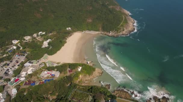 Hong Kong Aerial V60 Birdseye View Flying Big Wave Bay — Video Stock