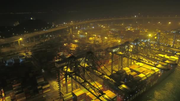 Hongkong Flygfoto V67 Flyg Lågt Över Stora Skeppsvarv Terminal Panorering — Stockvideo