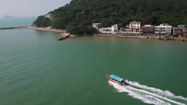 Hong Kong V96 Aérea Voando Baixo Seguinte Barco Turístico Área — Vídeo de Stock