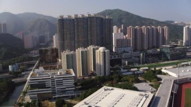 Hong Kong Havacılık v115 Şehir manzaralı Sha Tin bölgesi üzerinde alçaktan uçuyor - Şubat 2017