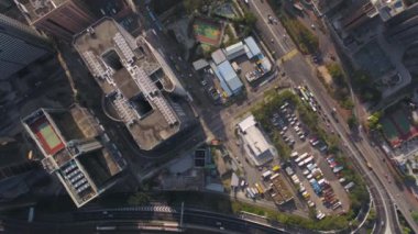 Hong Kong Havayolları v120 Sha Tin Yeni Bölgeleri üzerinde alçaktan uçuyor dikey olarak aşağı bakıyor - Şubat 2017