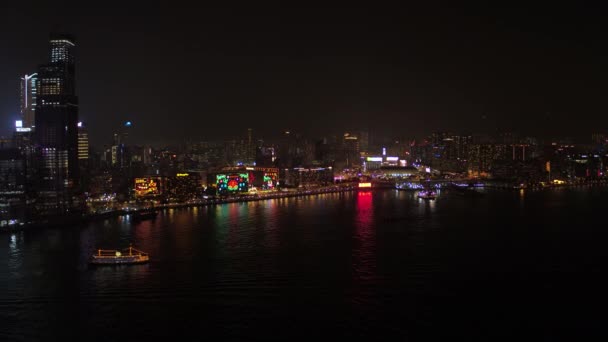Hong Kong Havacılık V125 Kowloon Körfezi Üzerinde Gece Cross Harbour — Stok video