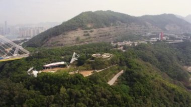 Hong Kong Havacılık v162 Lantau Link Parkı 'nın etrafında alçaktan uçuyor - Şubat 2017