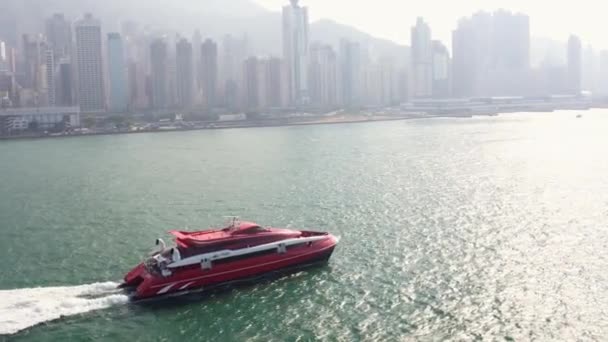 Χονγκ Κονγκ Aerial V174 Πετώντας Χαμηλά Γύρω Από Ferry Boats — Αρχείο Βίντεο