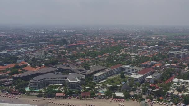 Bali Indonesia Aerial V40 Volare Double Six Beach Nell Entroterra — Video Stock