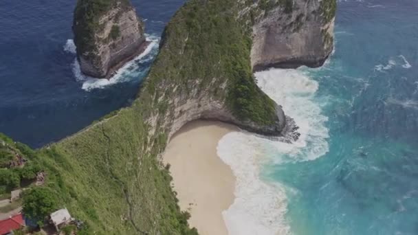 Bali Indonesia Aerial V16 Birdseye Uitzicht Kelingking Beach Restaurants Dan — Stockvideo