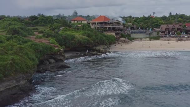 Bali Indonesia Aerial V28 Volare All Indietro Dream Beach Resort — Video Stock