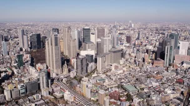 Τόκιο Ιαπωνία Aerial V91 Πετώντας Κοντά Στο Shinjuku Panning Θέα — Αρχείο Βίντεο