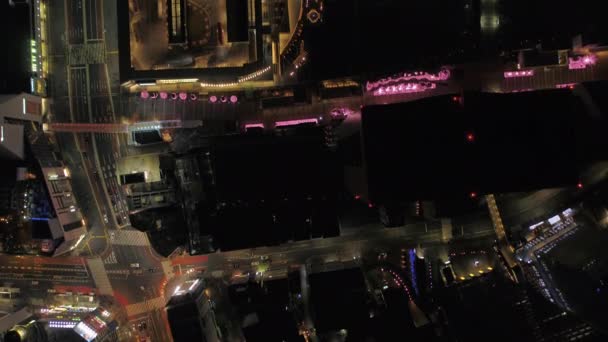 Tokyo Japan Aerial V87 Vertical Birdseye Kilátás Shinjuku Állomásra Éjjel — Stock videók