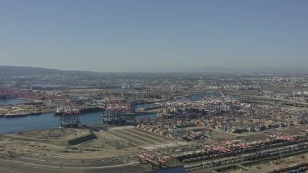 Long Beach Aerial Repülés Felfüggesztés Felé Híd Tengerentúlon Működő Hajógyári — Stock videók