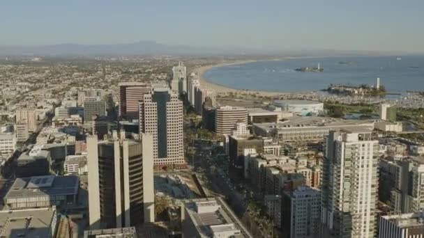 Long Beach Aerial V11 Lecący Nad Lekko Opadający Nad Śródmieściem — Wideo stockowe