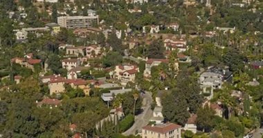 Los Angeles Havacılık v193 Panning kuş bakışı Whitley Heights ve 101 otobanı - Ekim 2019