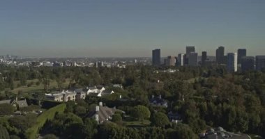 Los Angeles Havacılık v205 Westwood, Century City Holmby Hills malikanelerinden şehir manzarasına yayılıyor - Ekim 2019