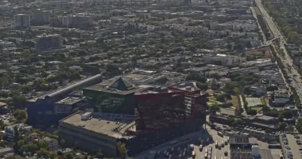 Los Angeles Aerial V196 Panning Birdseye Contemporary Office Building Santa — Stock Video