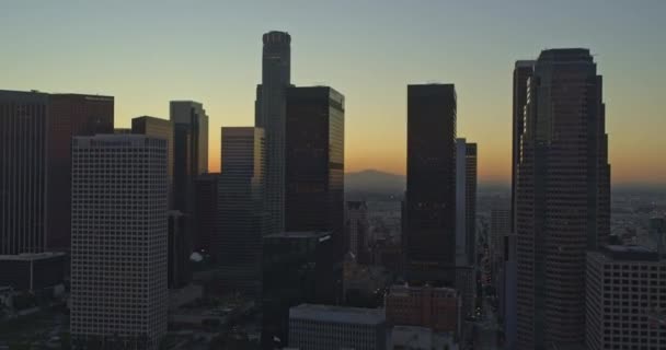 Los Angeles Aerial V237 Vliegt Laag Naar Hoog Boven Skyline — Stockvideo