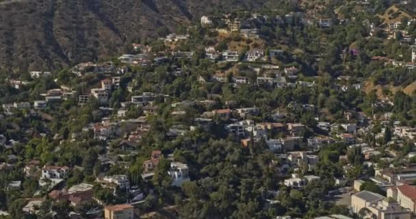 Los Angeles Aerial V192 Panning Uitzicht Hollywood Hills Vastgoed Aan — Stockvideo